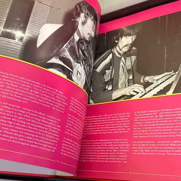 The Beatles Sgt. Pepper's Anniversary Edition 6 Disc Super Deluxe Album Box - Picture 16 of 16